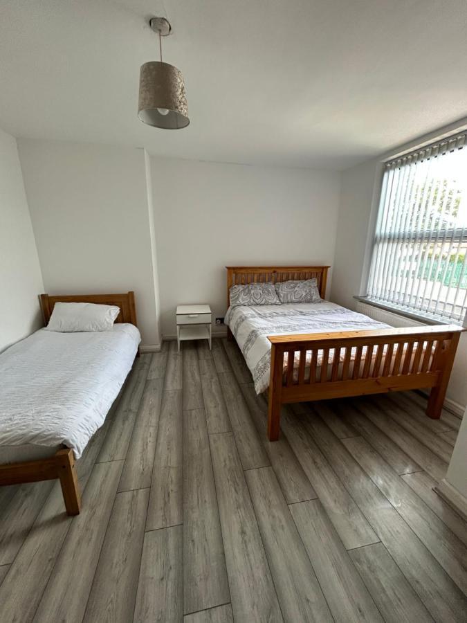 Lovely 3 Bedroom Entire Home With Street Parking - Close To Nec, Bhx Airport - Sleeps 6 Guests Ideal For Contractors & Families Birmingam Exterior foto